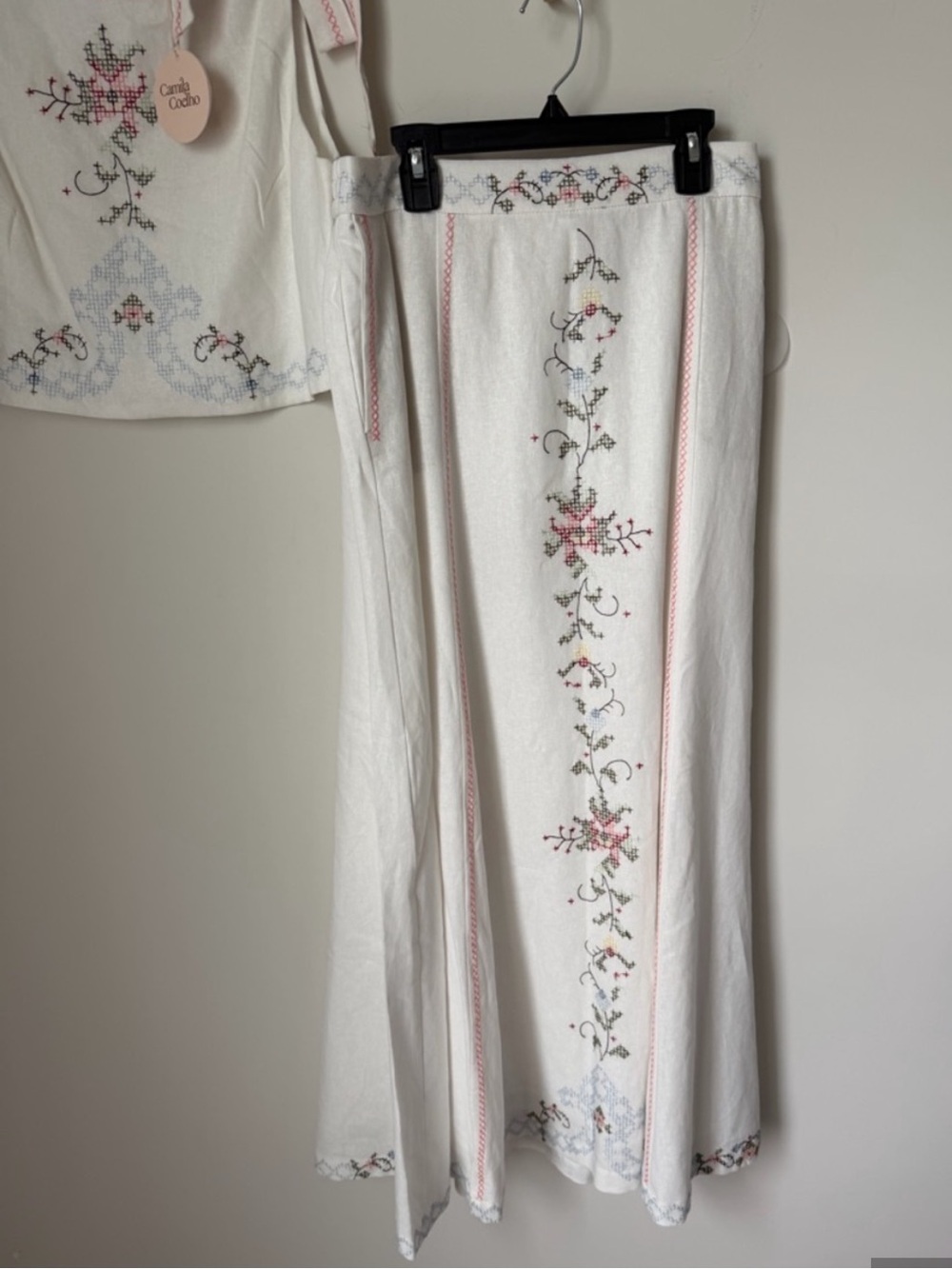 NEW 2 PC SET CAMILA COELHO EMBROIDERY SKIRT AND BOW TOP 
🚨FIRM PRICE NO DISCOUNT - Picture 6 of 17